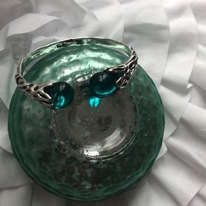 Beautiful 925 Sterling Silver hinged bracelet